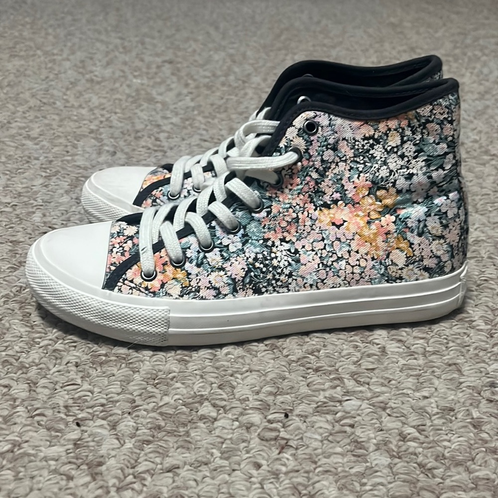 American Eagle Floral Print Converse Shoes